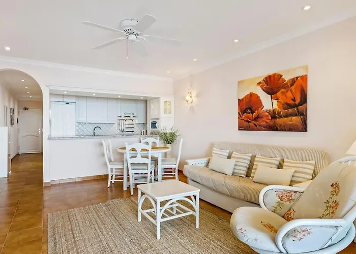 Neptuno “playa De Arenas” Puerto de Santiago (Tenerife)